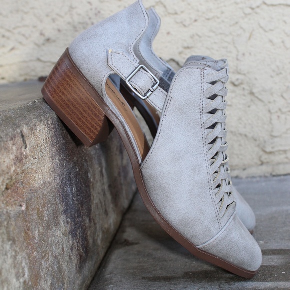 🚨LAST PAIR!//The Xaylah//Grey ankle bootie - Picture 3 of 5